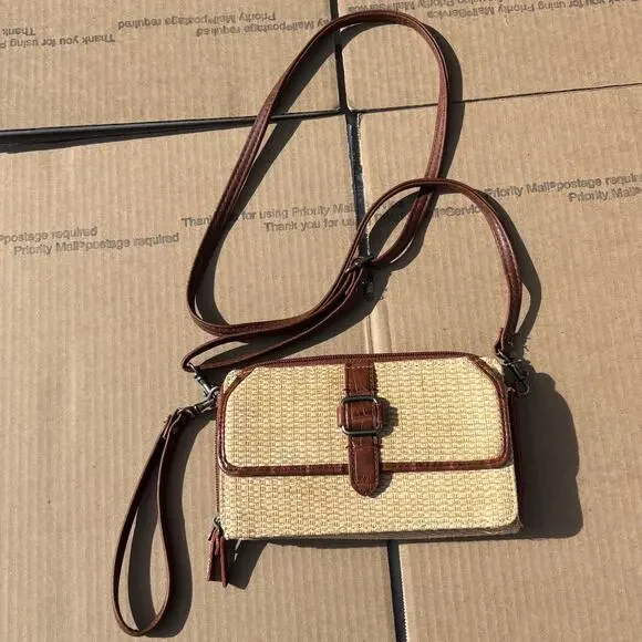 Bueno Solid Woven Flap Pocket Crossbody Bag - Picture 1 of 8